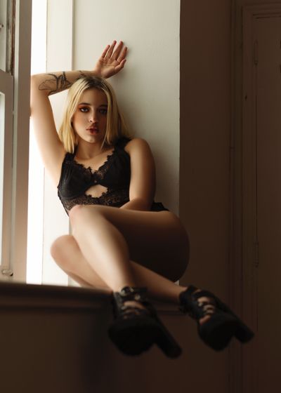 Gia Santoro - Escort Girl from Rockford Illinois