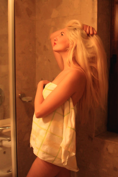 Loretta Yarnell - Escort Girl from Kansas City Missouri