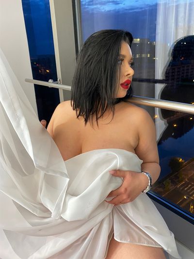 Rania Amour - Escort Girl from Ann Arbor Michigan