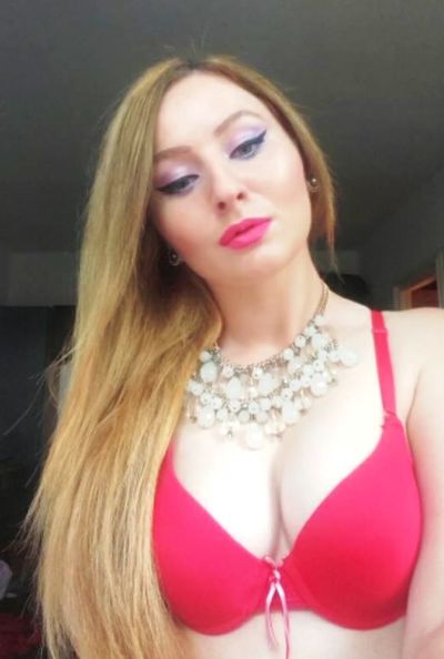 Adorable Tyna - Escort Girl from Lansing Michigan