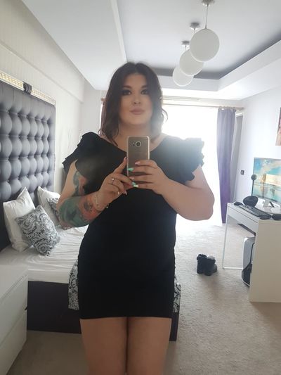 Redhead Escort in Elgin Illinois