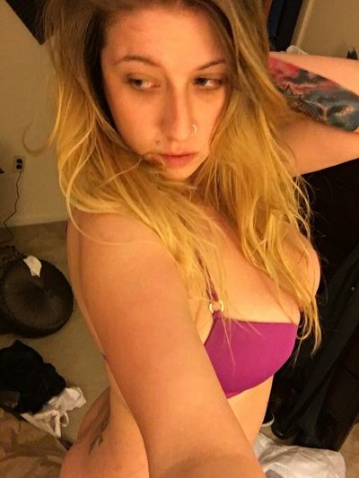 Hot Curvey Blonde - Escort Girl from Corpus Christi Texas