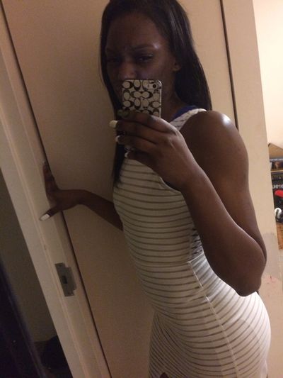 Simone Clark - Escort Girl from Rialto California