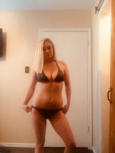 Niki Sky Xo - Escort Girl from Clinton Michigan