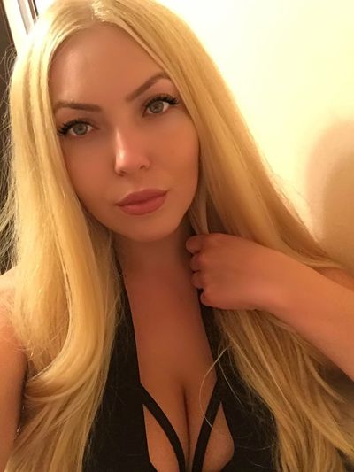 Sophie Beth - Escort Girl from Rialto California