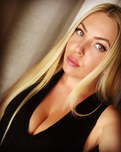 Sophie Beth - Escort Girl from Rialto California