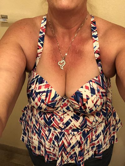 Tmptshn - Escort Girl from Charleston South Carolina